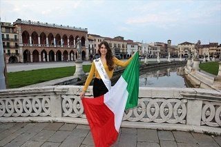 Selene Rossi in Prato della Valle a Padova