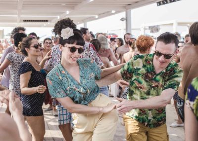 Summer Jamboree: tutto pronto per la grande festa hawaiana sulla spiaggia