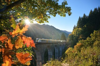 Hinterzarten_Treno attraversa il Ponte Ravennabrücke nel Höllental. © DZT, Jens Wegener