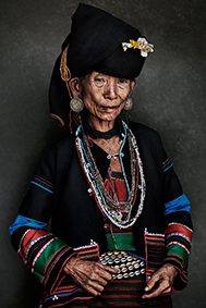 Mario Testino, A Woman of the Akha, Eastern Shan State Myanmar 2018. Digitally produced C-type print, 90x60 cm. © Mario Testino